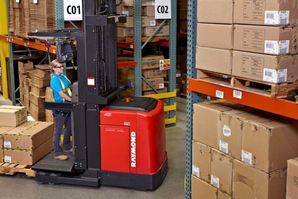 Why an Electric Stacker Might Be a Smarter Choice Than a Forklift? Why an Electric Stacker Might Be a Smarter Choice Than a Forklift?